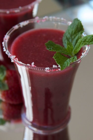 Juicing Recipe: Minty Berry